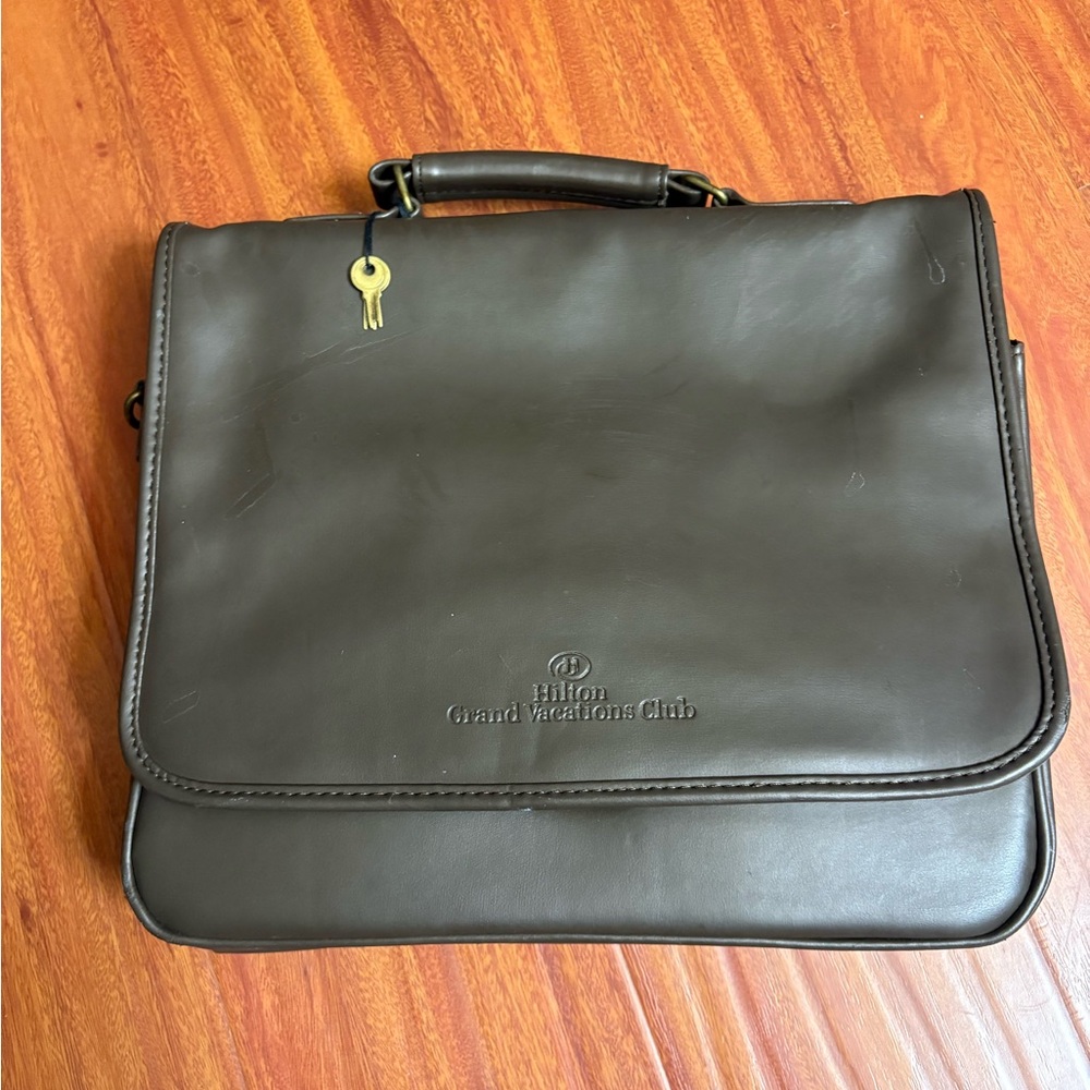 Hilton Grand Vacations Club Brown Attaché Bag Briefcase Purse Keys Strap Tag